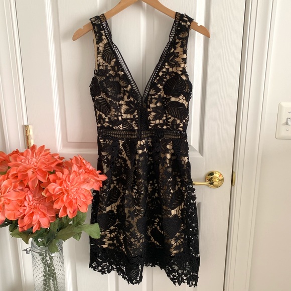 Romeo & Juliet Couture Dresses & Skirts - Lace Cocktail Dress